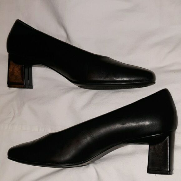 Liz Claiborne Villager Justice Block Heel Pumps 8 - Picture 4 of 7